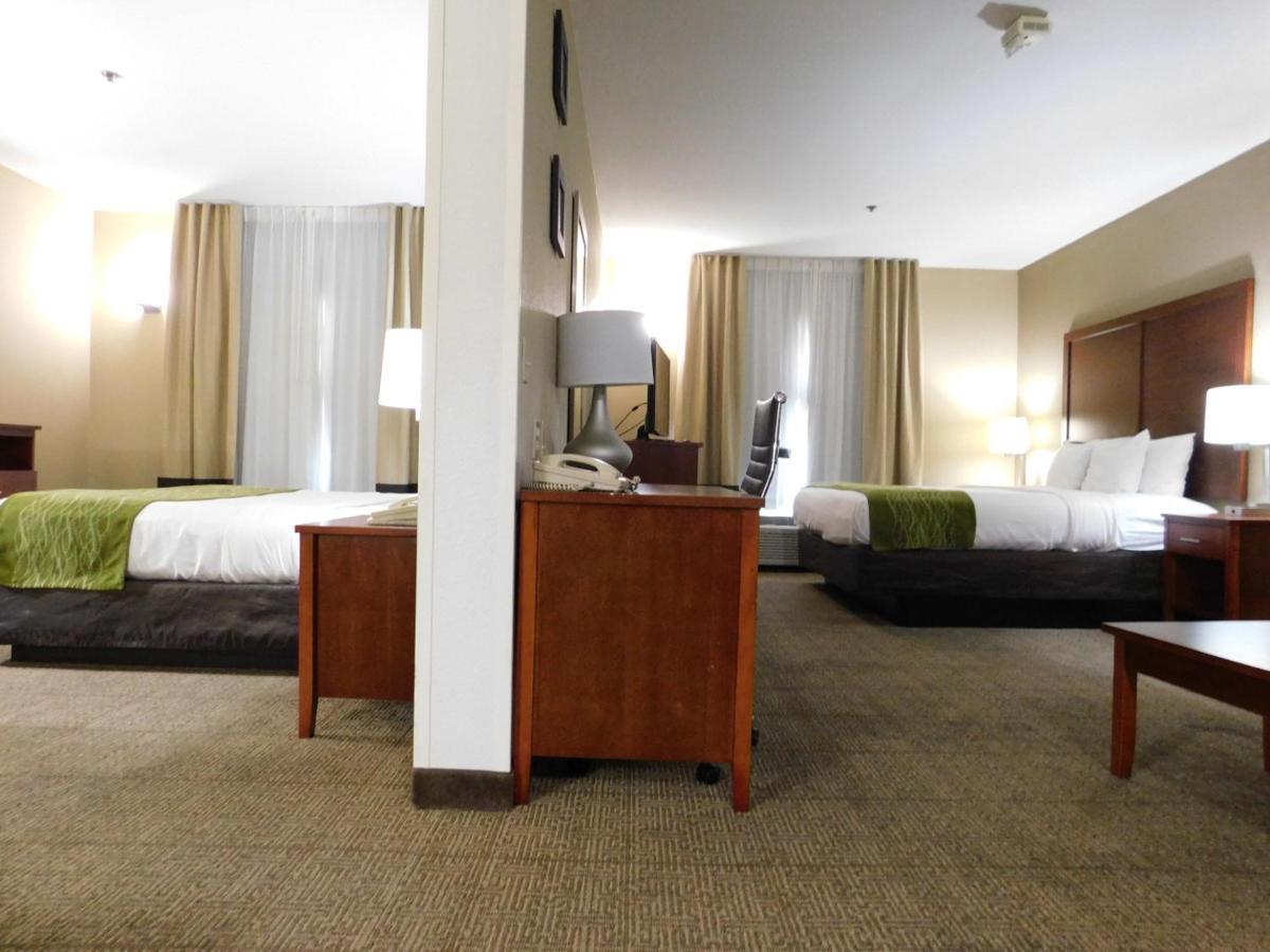 Comfort Inn & Suites Sacramento - University Area Екстериор снимка