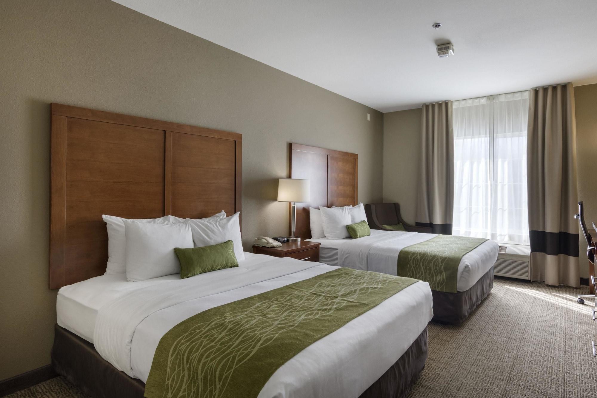 Comfort Inn & Suites Sacramento - University Area Екстериор снимка