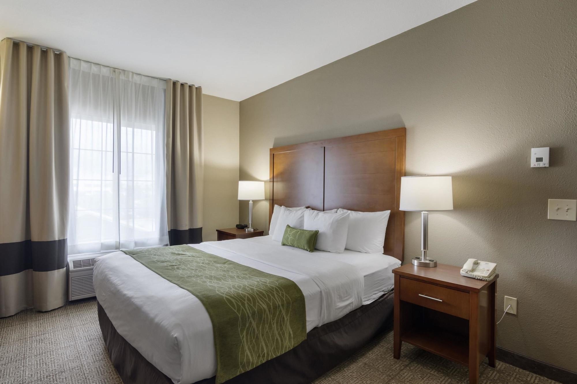 Comfort Inn & Suites Sacramento - University Area Екстериор снимка