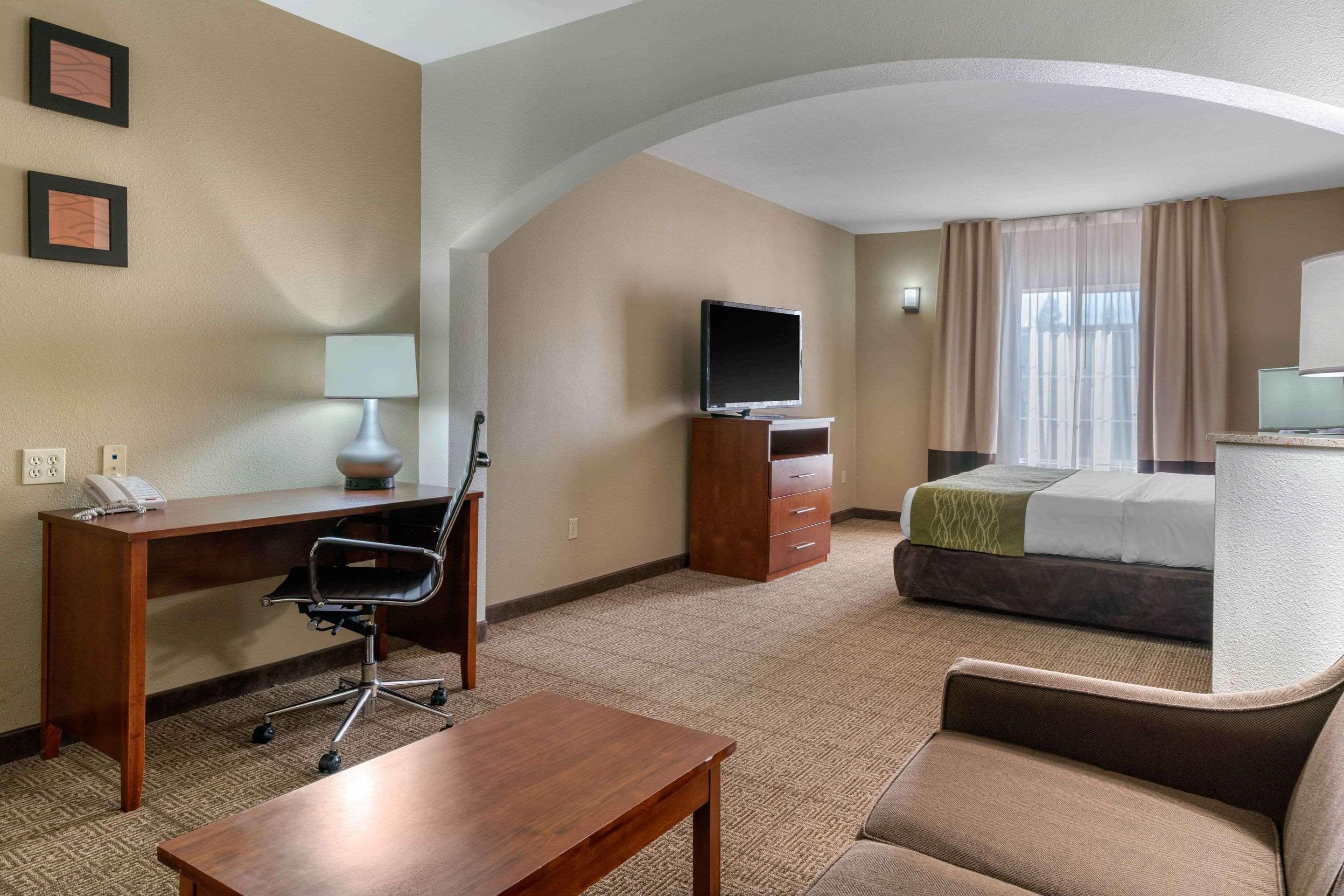 Comfort Inn & Suites Sacramento - University Area Екстериор снимка