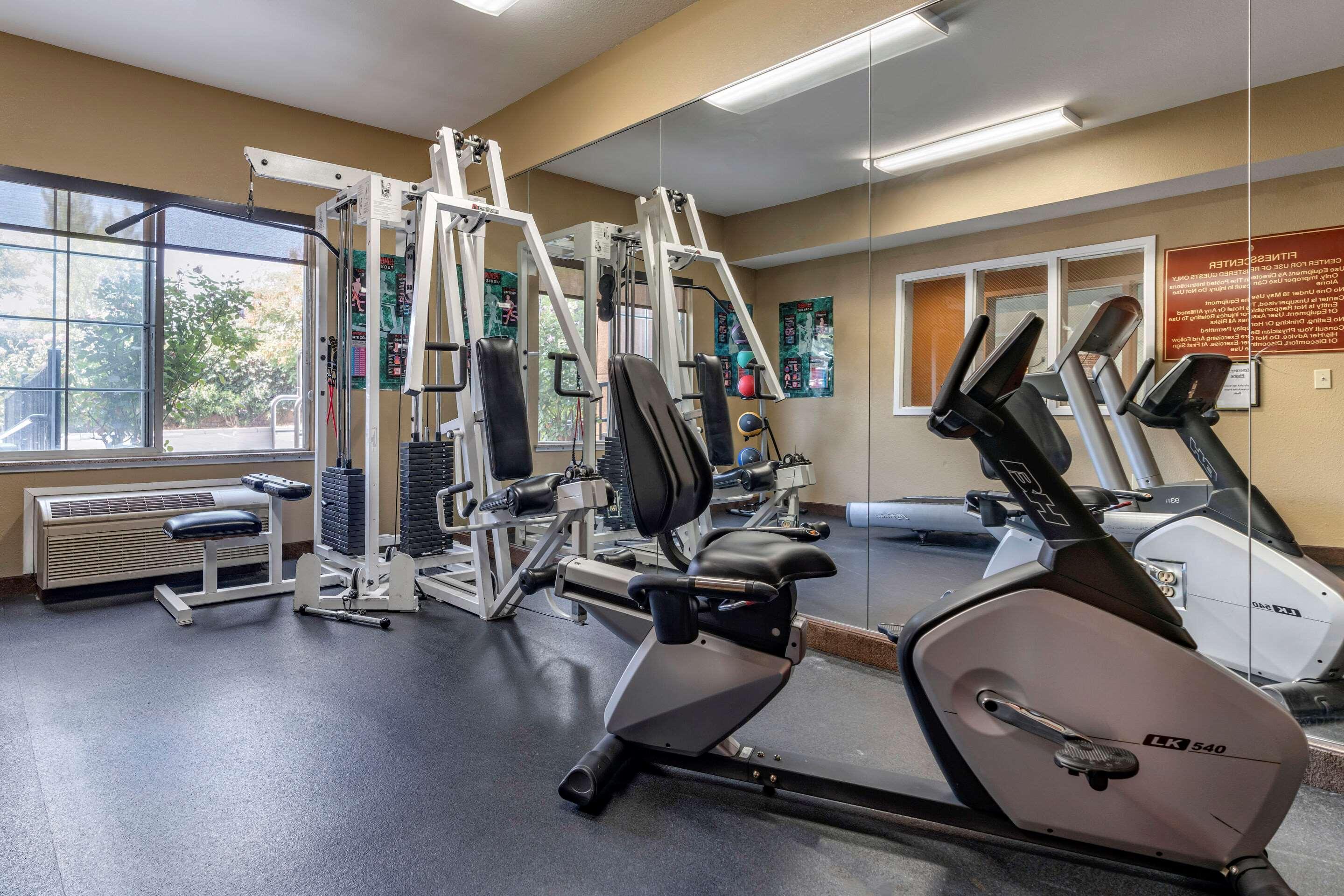 Comfort Inn & Suites Sacramento - University Area Екстериор снимка