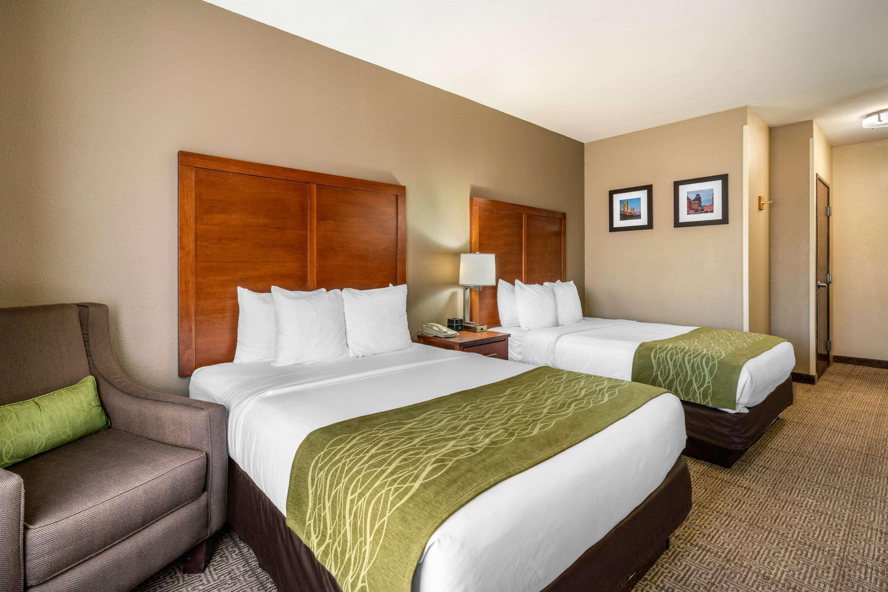 Comfort Inn & Suites Sacramento - University Area Екстериор снимка