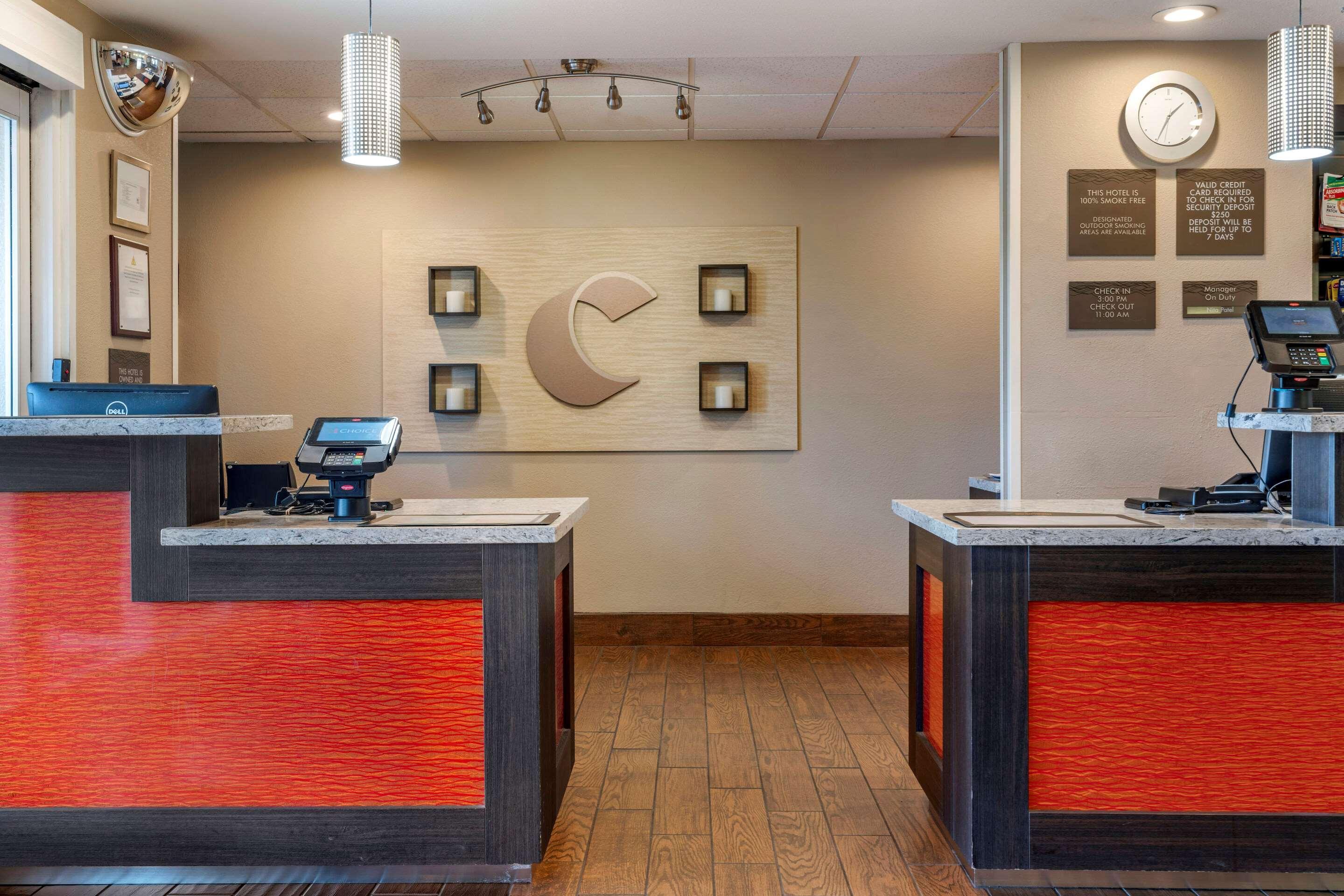 Comfort Inn & Suites Sacramento - University Area Екстериор снимка