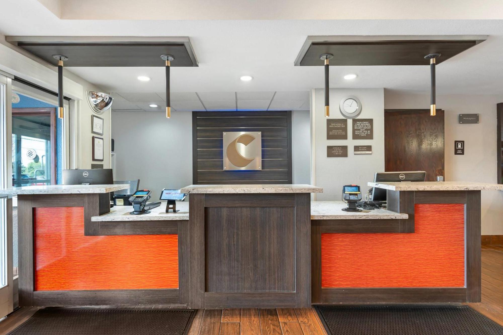Comfort Inn & Suites Sacramento - University Area Екстериор снимка