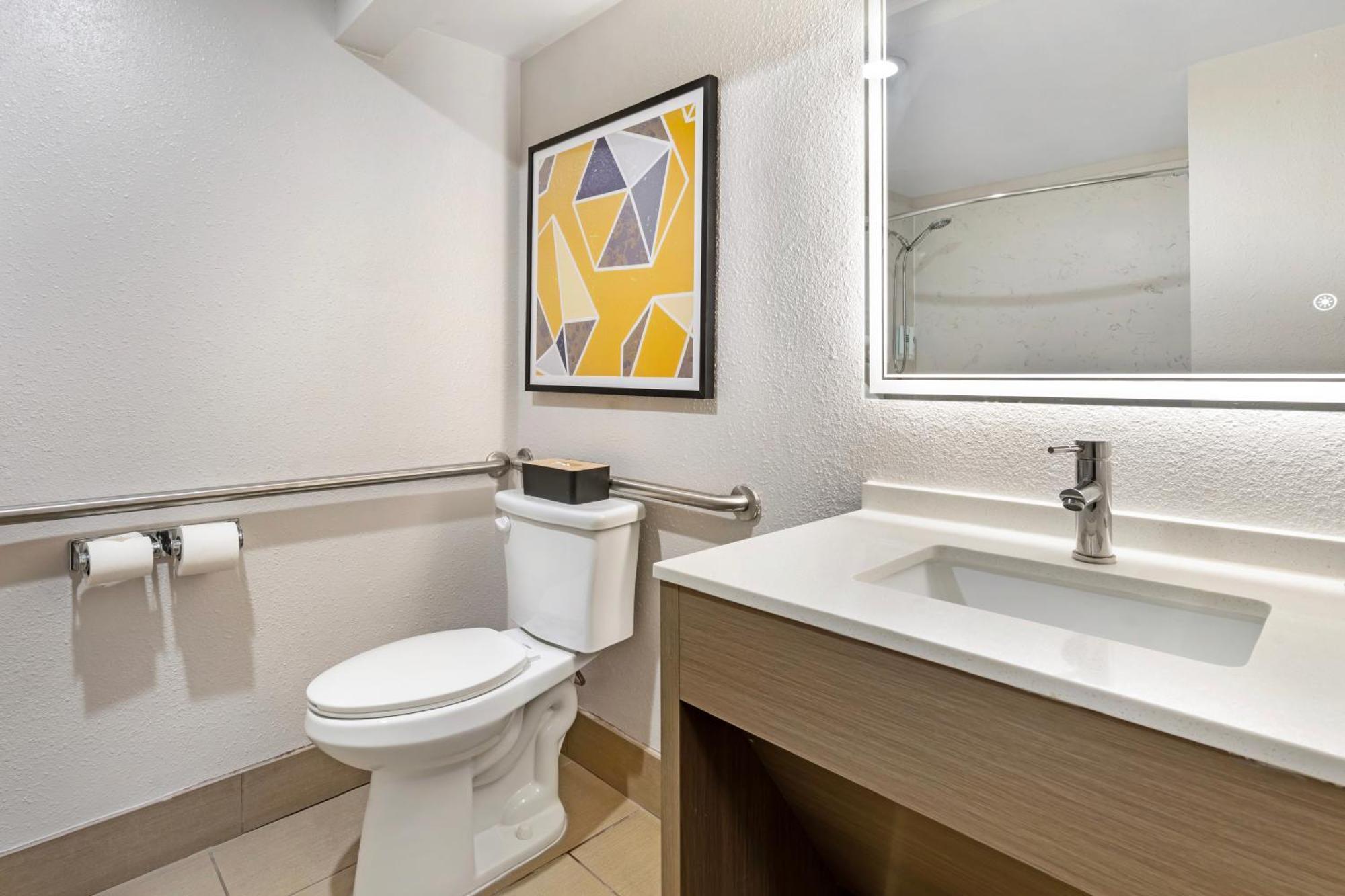 Comfort Inn & Suites Sacramento - University Area Екстериор снимка